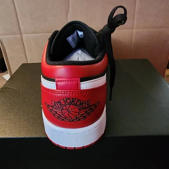 Shoes - Picture 2 of 4